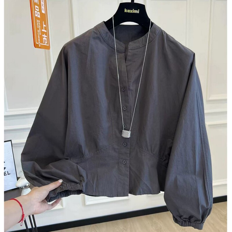 Korean-Style Casual Autumn New Fashion Niche Design Batwing Sleeve Shirt, Loose Round Neck, Slimming and Stylish Top