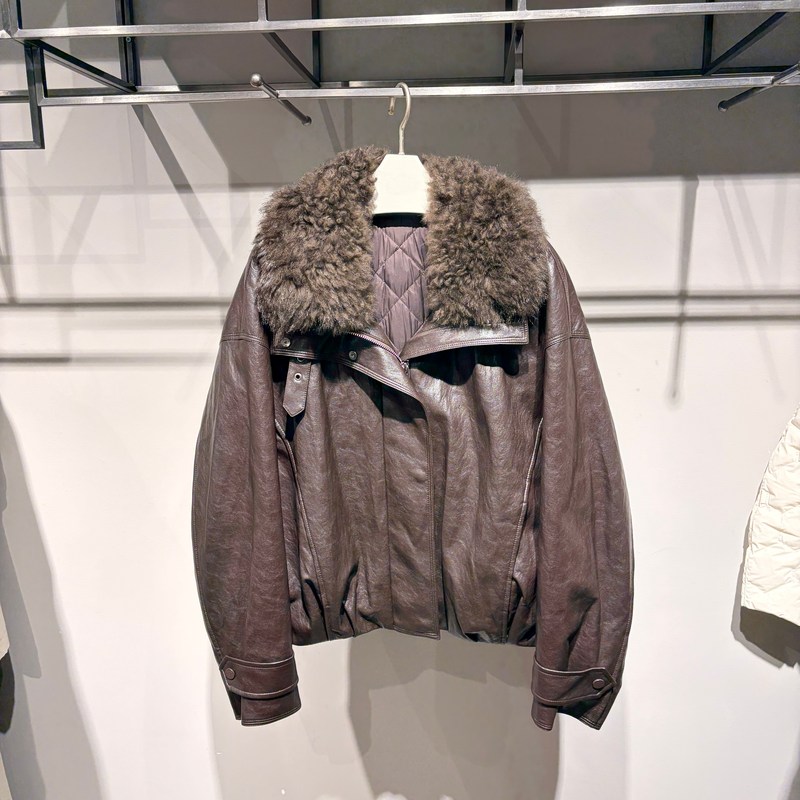 Mm Yi 2026 Winter New Style Short Leather Jacket with Fur Collar for Women, Brown Leather Coat, Lightweight down Jacket Mm Yi 2026 Winter New Style Short Leather Jacket with Fur Collar for Women, Brown Leather Coat, Lightweight down Jacket