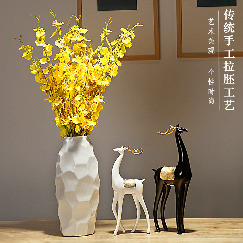 Jingdezhen ceramics vase creative contracted sitting room porch decoration of Chinese style household furnishing articles dried flower arranging flowers