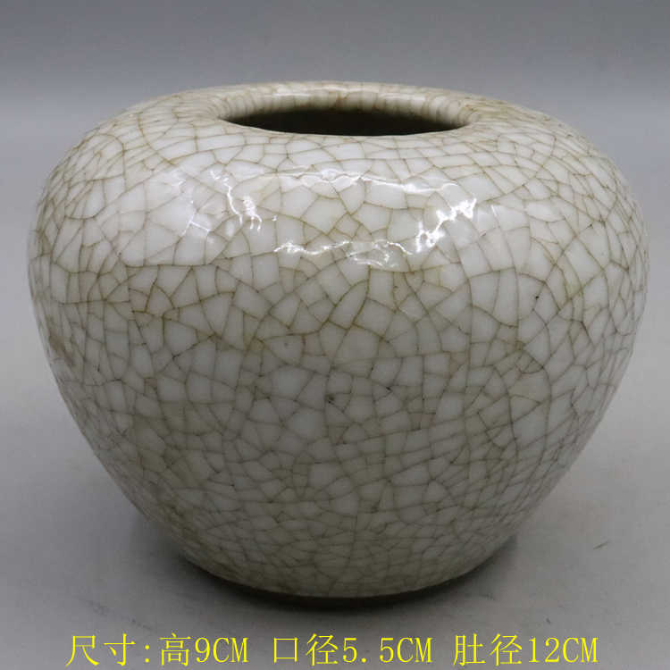 中国古美術品、宋代官窑瓷器、金丝铁线。高约24厘米。 中国古美術品、宋代官窑瓷器、金丝铁线。高约24厘米。