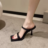 Сексуальные черные тапочки, обувь, небольшая дизайнерская подходит с юбкой, высокие сандалии, коллекция 2023, тренд сезона