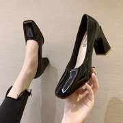 Giày cao gót 2022 mới của phụ nữ giày mùa xuân phiên bản hàn quốc phụ nữ tính khí mũi vuông dày gót văn phòng đi lại giày đơn phụ nữ