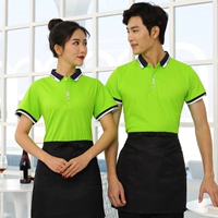 Зеленая футболка с коротким рукавом, черная лента, фартук