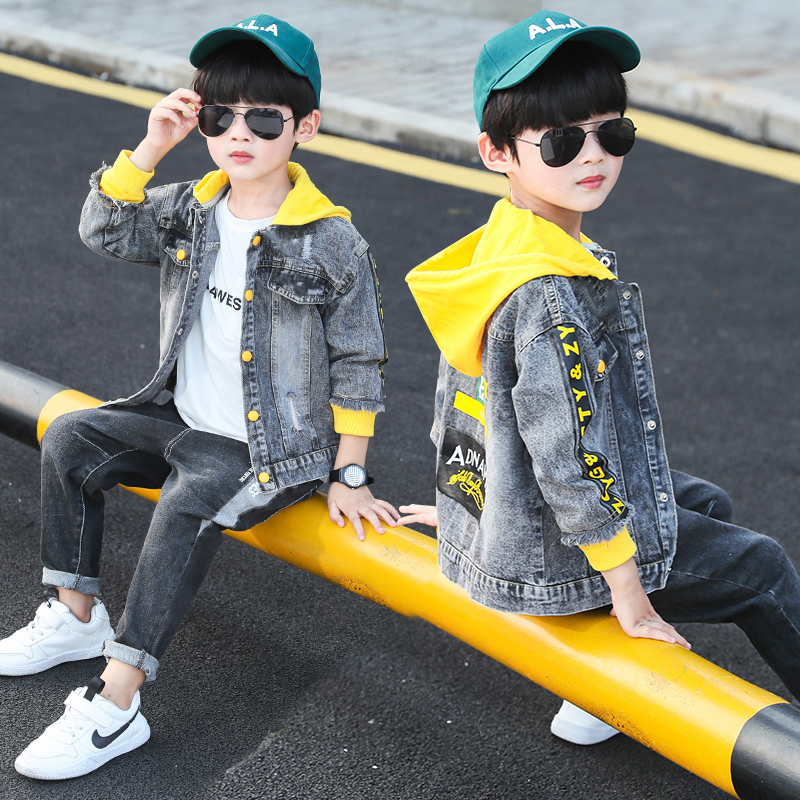 Boy's denim jacket 2022 Spring and autumn new CUHK Tong Yang Handsome Children Spring Clothing Boy Jeans Korean version of the tide