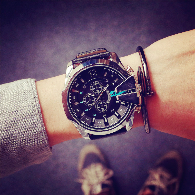 часы с крупным циферблатом мужские. дорогие часы. Diesel mr. Jaragar часы. циферблат часов наручных мужских.