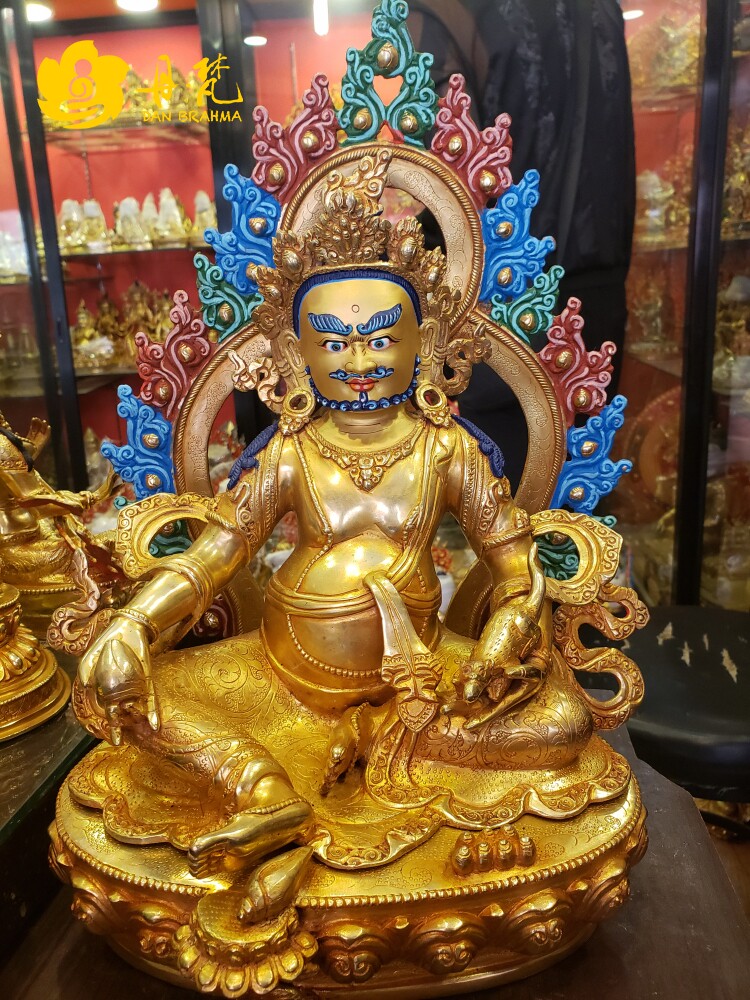 Nepal's full-light gold belt backlit yellow gold Buddha statue high 38cm Tibetan Buddhist secret Buddhist statues of the Buddha