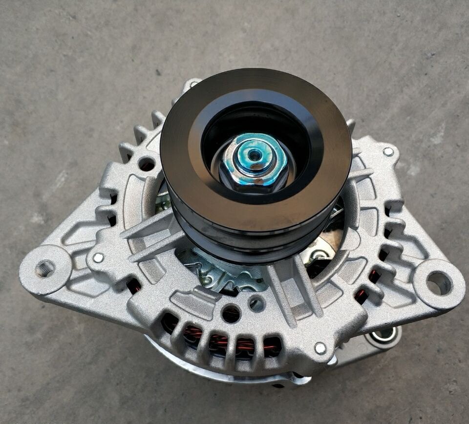 JFZ2513云内发电机JFZ270-0512 YN27CRE-700015 28V 70A发电机