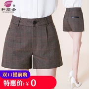 Quần short kẻ sọc nữ thu đông 2018 mới mỏng eo cao mặc lỏng lẻo cho mẹ trung niên size lớn phiên bản Hàn Quốc