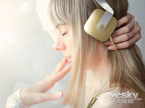 В гарнитуре также есть местные наушники Jinyaha M82 по всей стране.