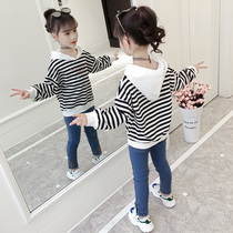 Girls foreign-style vests spring 2021 New Korean version of childrens clothing middle-aged girls Spring and Autumn long-sleeved hooded top