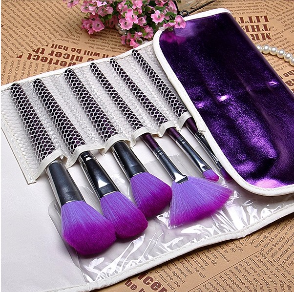 16 Beginners Makeup Brush Set Makeup Tools Full Eye Shadow Net Red Set Brush Eyebrow Brush Blush Loose Powder Brush
