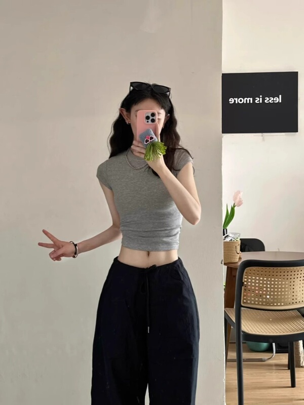 Sweet and Spicy Short Round-Neck Short-Sleeve Women's Outerwear, Slim-Fitting and Flattering Inner Top, Sexy High-Waisted Crop Top T-Shirt