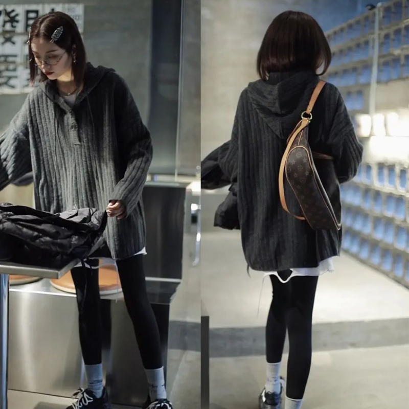 Autumn and winter warm outer wear lazy wind soft waxy hooded sweater women's design sense loose mid-length knitted bottoming shirt