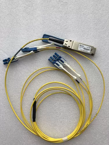Extera QSFP-100GB4FDRB Оптическое волокно-кабель 1,8 метра