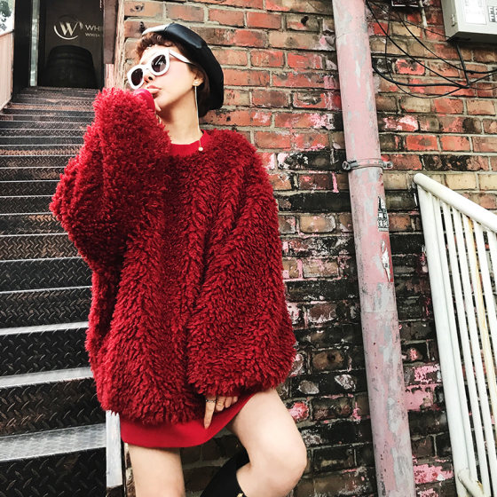 Pullover lamb wool sweatshirt women's winter furry round neck coat mid-length loose thickened plus velvet 2023 new style