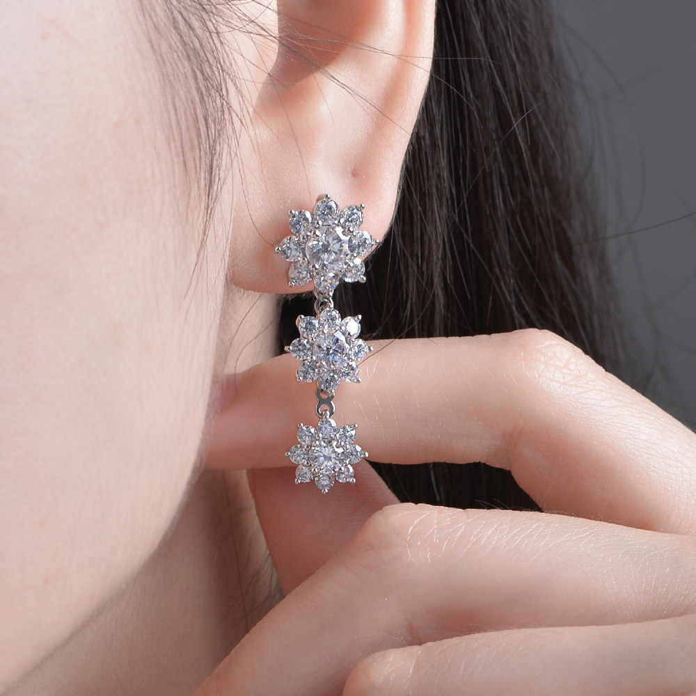 Marry light extravagant HW small crowdsourced sunflower sparkling S925 silver needle ear pin female insert simulation drill long version earrings