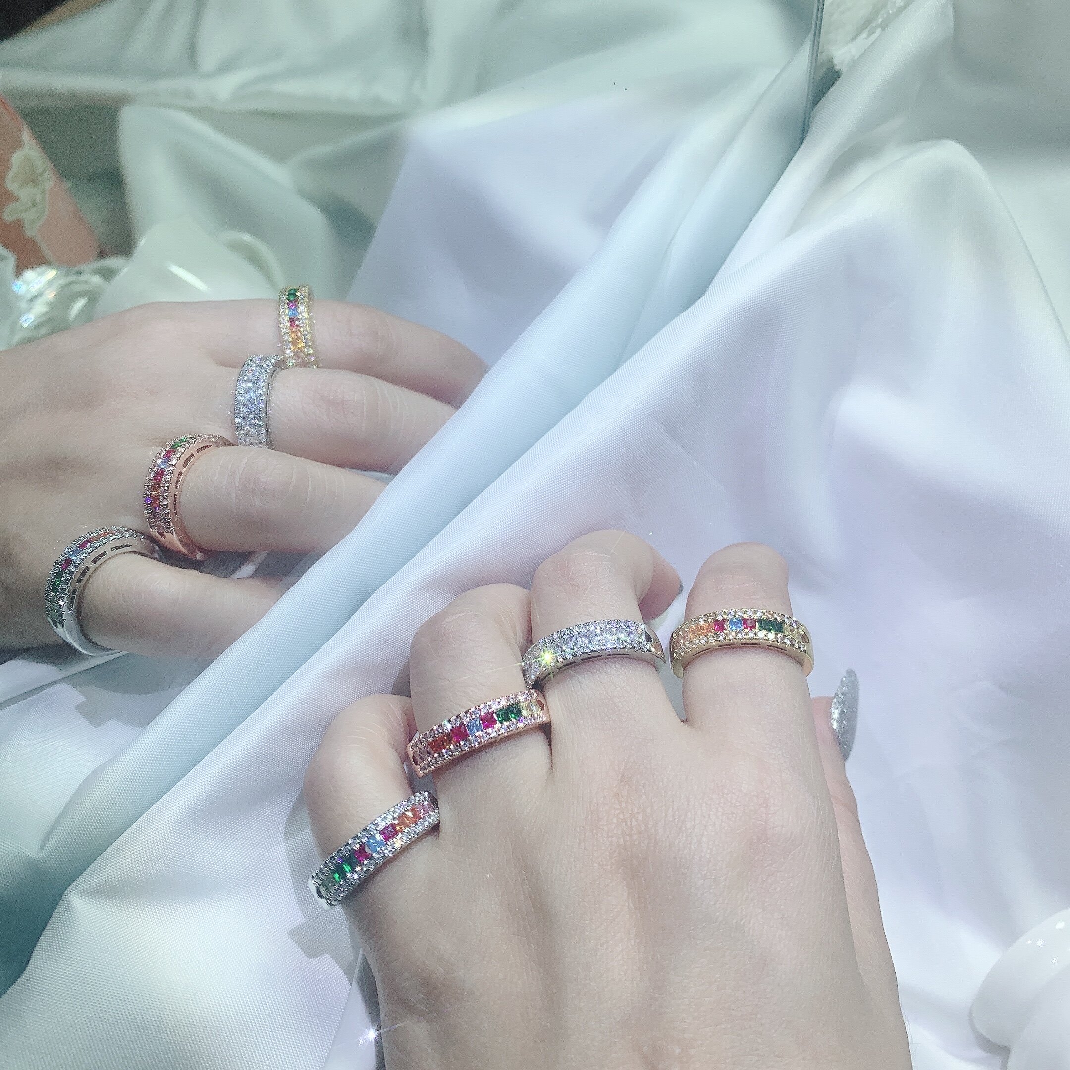 Marry Rainbow Light Luxury Plated 18K Goddess Value Rainbow Sapphire Gradual Simulation Diamond Ring Ring Ring Ring Ring Ring Ring