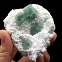Dream met mineral crystal green fluorite natural mineral crystal specimen ornament Geological teaching popular science collection