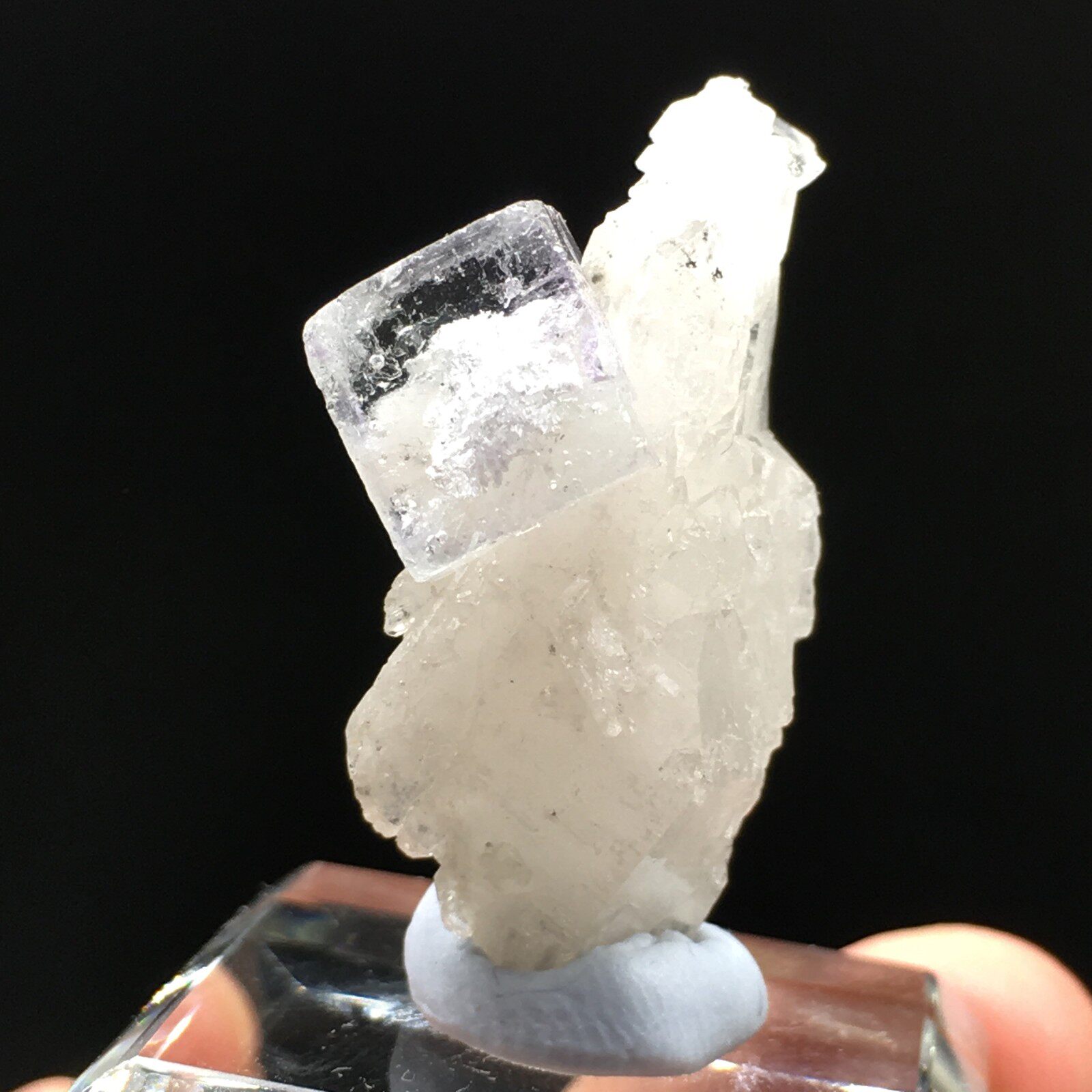 Yaogangxian purple frame fluorite and crystal symbiosis natural mineral crystal specimen cat mine strange stone teaching science