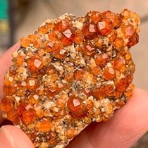 Fujian Pomegranate Stone Natural Mineral Crystal Specimen Pendulum Piece Collection Materials Teaching Kop