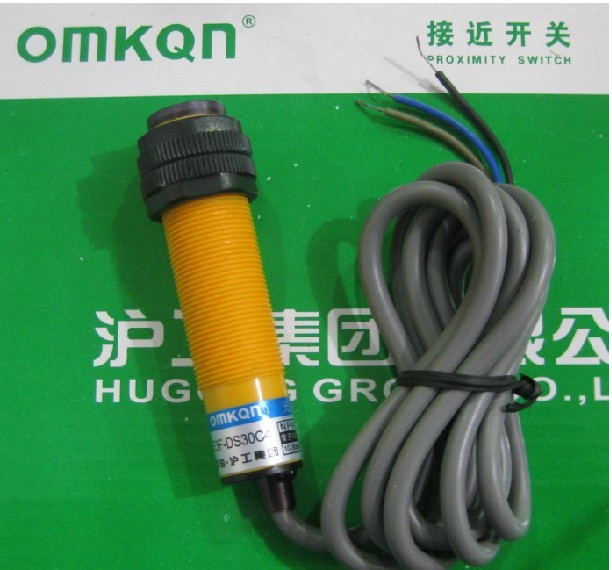 Hugong E3F-DS30C4 diffuse reflection photoelectric switch 30CM adjustable NPN three-wire normally open E3FDS30P1