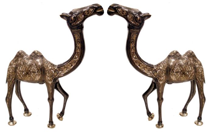 Pakistan Bronze Ware Bronze Sculpture Handicraft Swing Adorned Antique Bronze Camel Finely Ground Large Bronze Camel Pendulum