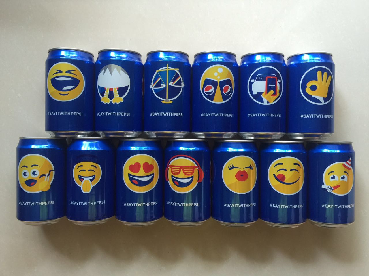 Singapore Pepsi Emoji Limited Edition Collector's Set