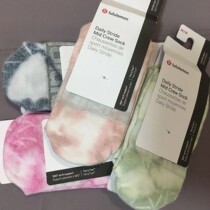 luluza dyed to the bottom of the box.