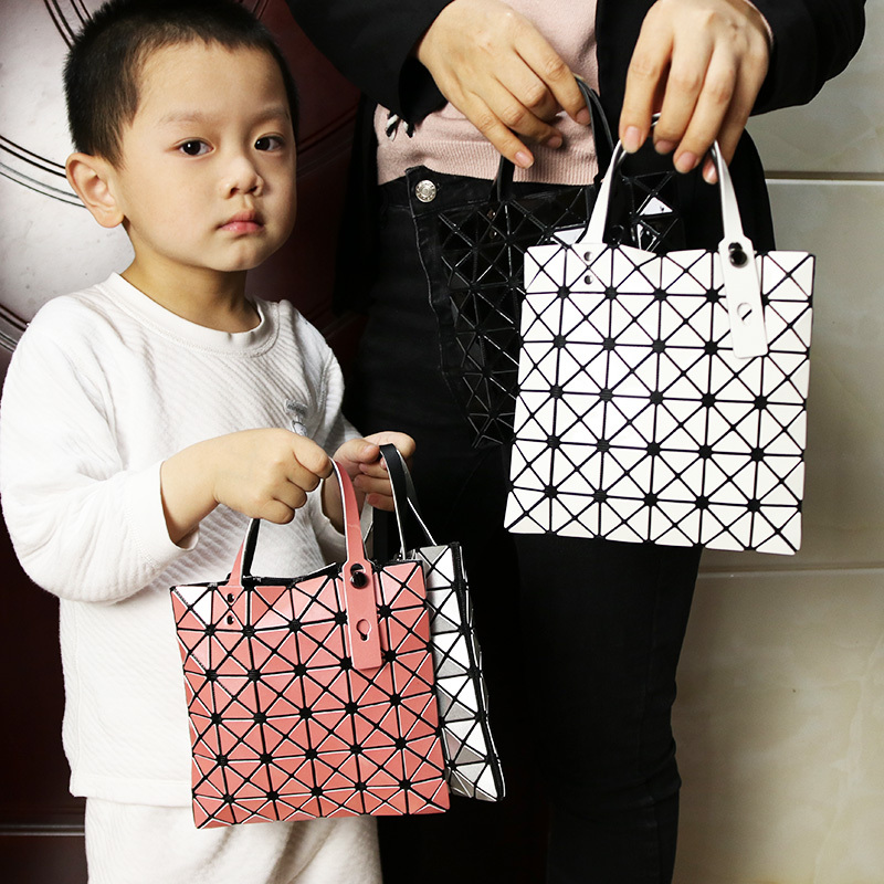 Japanese Cute Mini Diamond-Shaped Bag for Women, Fashionable Geometric Bag, Small Tote Bag for Office Workers, Quilted Bag, Mini Handbag