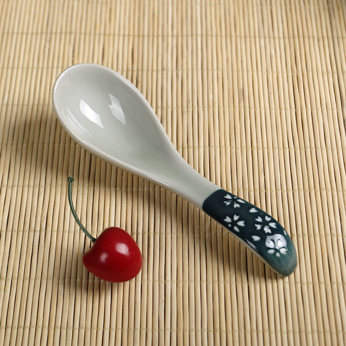 And the four seasons small porcelain run tableware under the glaze made pottery porcelain run Japanese cherry blossom put run rice spoon, spoon, run out