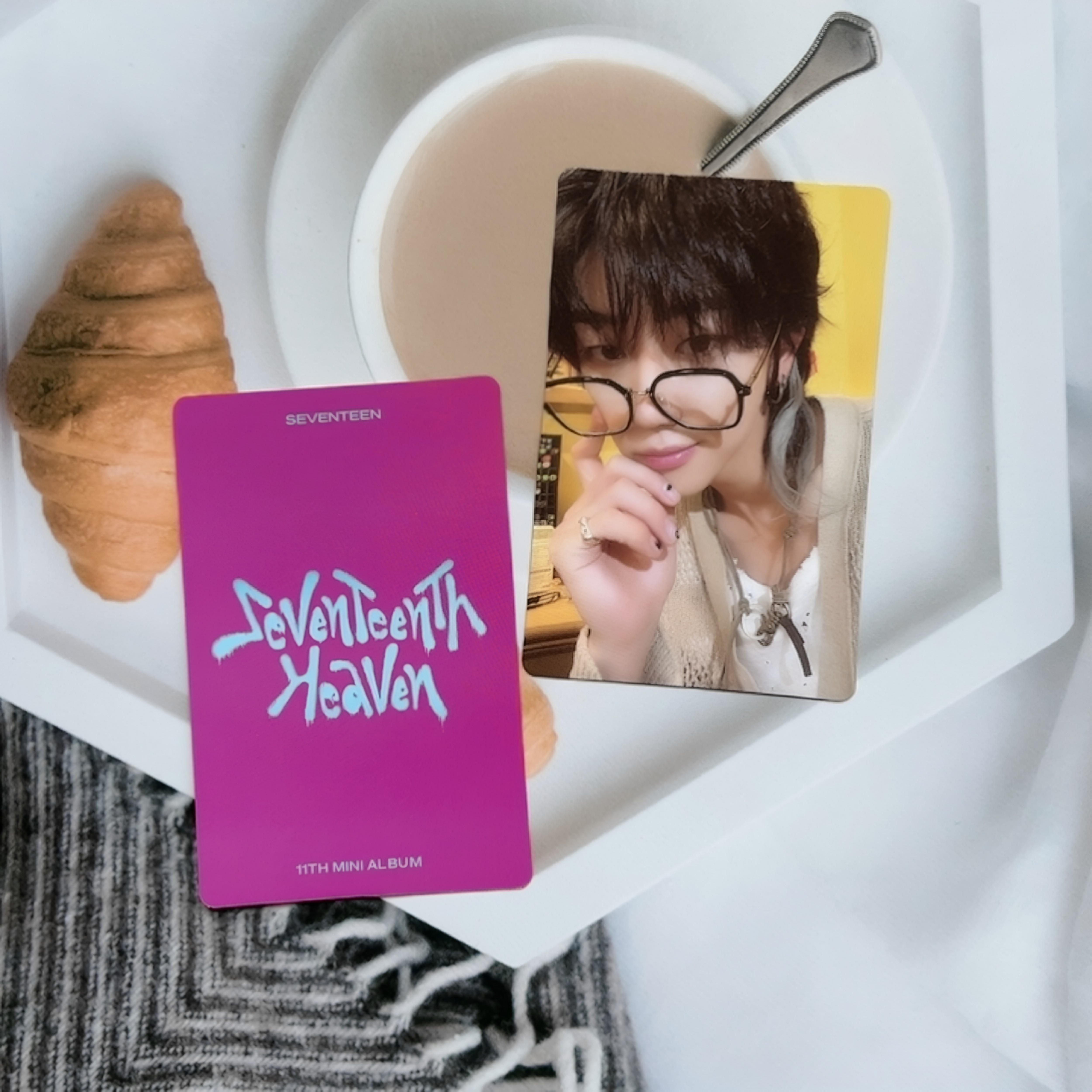 SEVENTEEN CARAT ZONE トレカ ミンハオ　 徐明浩　小卡　十七 正版SEVENTEEN徐明浩小卡，艺术收藏的视觉宝藏_收藏卡牌_淘宝游戏网