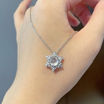 S925 sterling silver white chalcedony snowflake pendant necklace light luxury exquisite high-end exquisite clavicle chain Valentines Day necklace