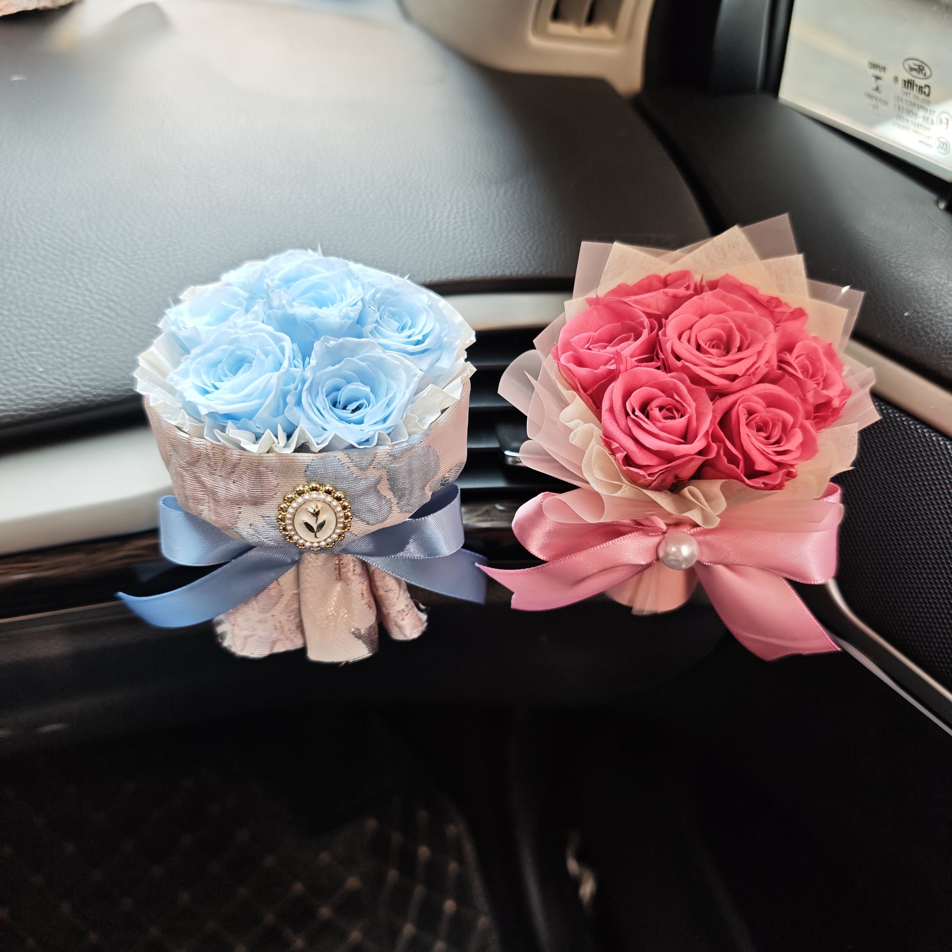 车载香薰出风口装饰保鲜花真花摆件选高级感还是实用感好呢？2026年送礼新潮流