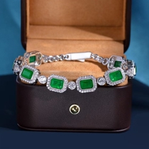 18k gold light and luxurious mother green jewel European and American retro temperament High carbon splicing diamond fashion temperament bracelet woman