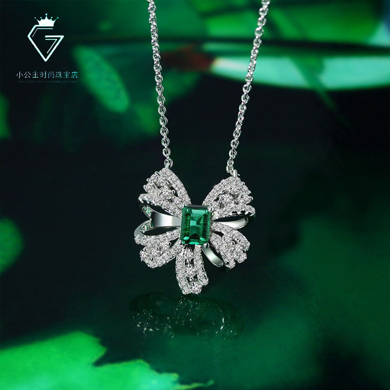 18K Platinum Necklace Platinum Inlaid Ancestral Mother Green Pendant Female Retro Full Drill Butterfly Knot Lock Bone Chain Mossan Neck Necklace