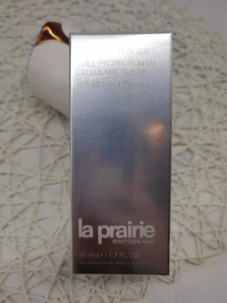 Spot day on the La Prairie Leperney LP light sunscreen lotion SPF50 skin-care type