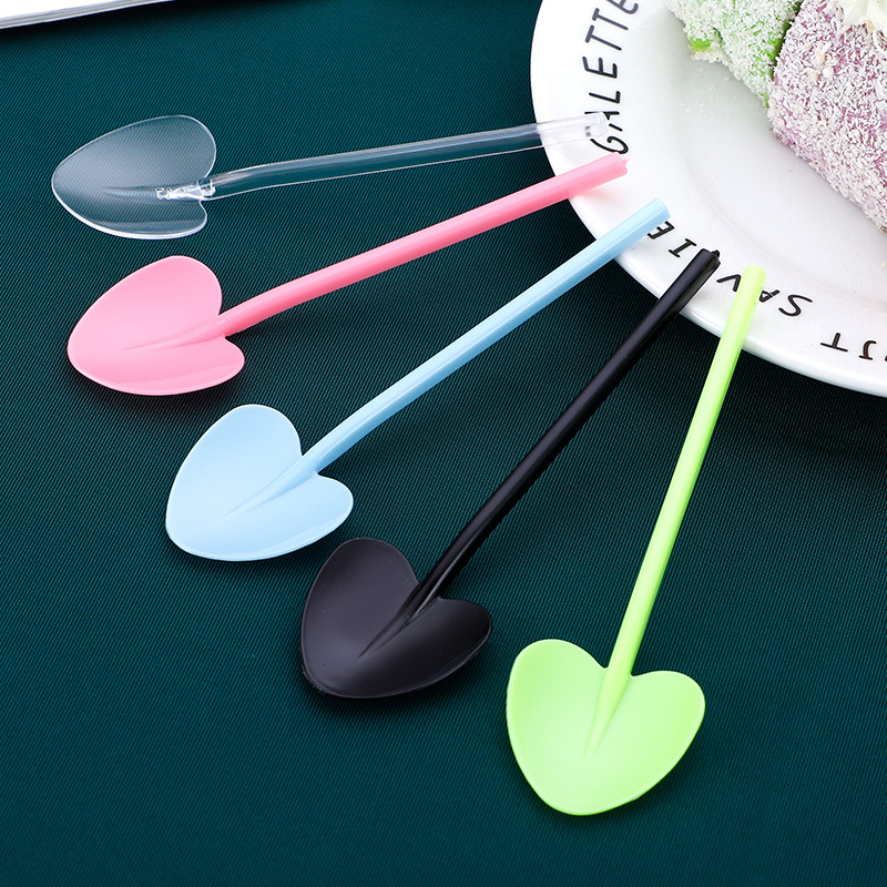 New disposable plastic spoon creative heart-shaped spoon cake spoon ice cream spoon pudding spoon independent packaging