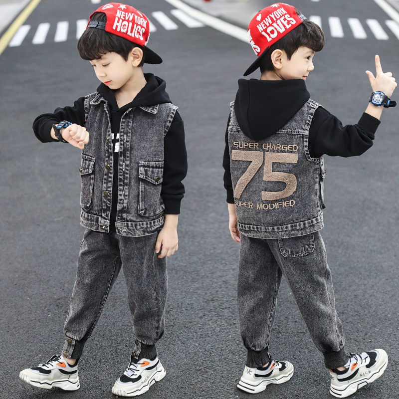 Boys suit plus velvet thickening spring and autumn clothing 2022 new middle and big children's three-piece Korean version handsome and foreign style children's clothing