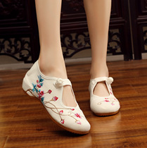 Xinyuan embroidery square flower bud trendy shoes embroidered old Beijing cloth shoes Korean version of national style cow tendon square dance womens shoes