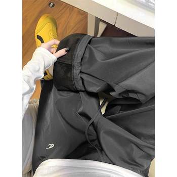 Outdoor Cold-Proof Fleece-Lined Snow Pants for Men, American Vibe, Loose-Fitting Hiking Straight-Leg Pants, Pleated Thickened Workwear Tactical Pants