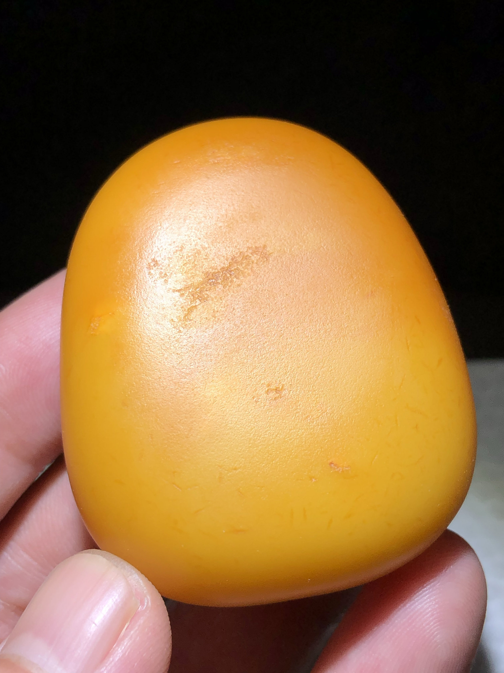 新疆 和田玉 原石 沁色自然 玉佩 新疆和田玉黄沁随形手把件籽料原石（yc240392） – 添福玉器