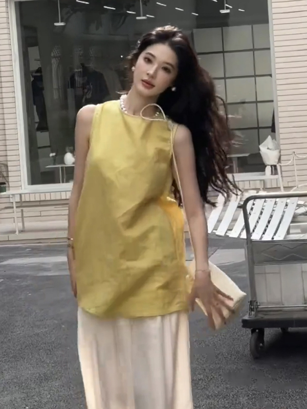 French-Style Sleeveless Silk Shirt for Women, Summer Thin Style, 2024 New Loose, Simple, Versatile Mid-Length Vest Top French-Style Sleeveless Silk Shirt for Women, Summer Thin Style, 2024 New Loose, Simple, Versatile Mid-Length Vest Top