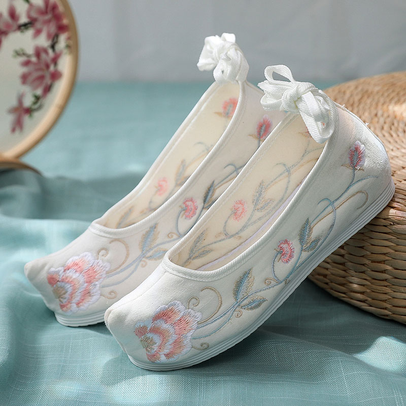 Spring and summer ancient style ancient costume Hanfu shoes women's head bow shoes to increase the old Beijing cloth shoes ethnic style embroidered shoes