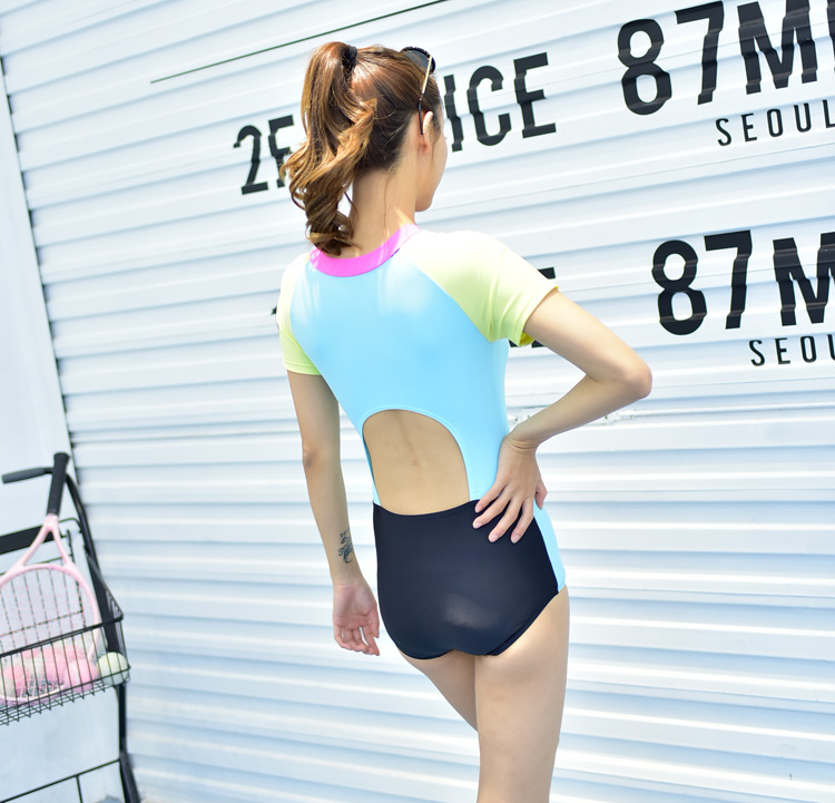 Áo tắm mỏng màu đen một mảnh áo tắm tam giác snorkeling kem chống nắng tay ngắn cỡ lớn che bụng cao cổ áo tắm nước nóng phù hợp với phụ nữ bikini một mảnh đi biển