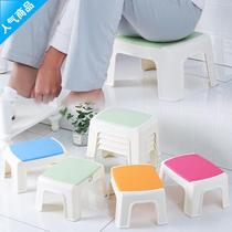 Small stool plastic bench home childrens stool contrasting color thickened sliding footstool foot baby low stool for bathing