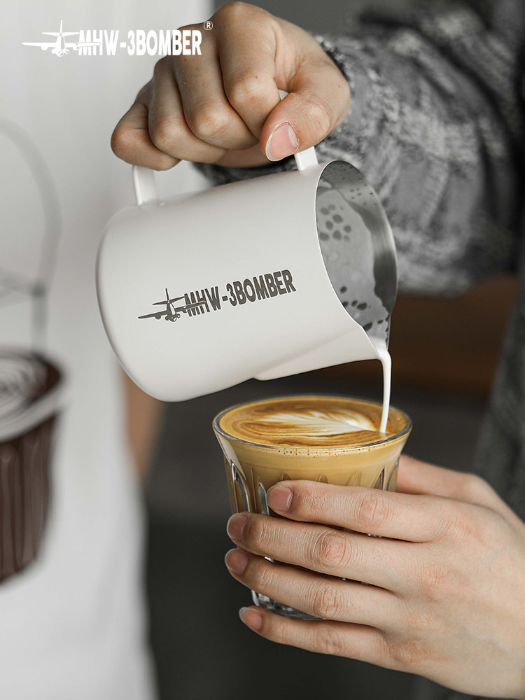 Mhw-3Bomber Bomber Latte Art Cylinder 600ml Pointed Mouth Latte Art Cup Coffee Latte Art Milk Frother Stainless Steel