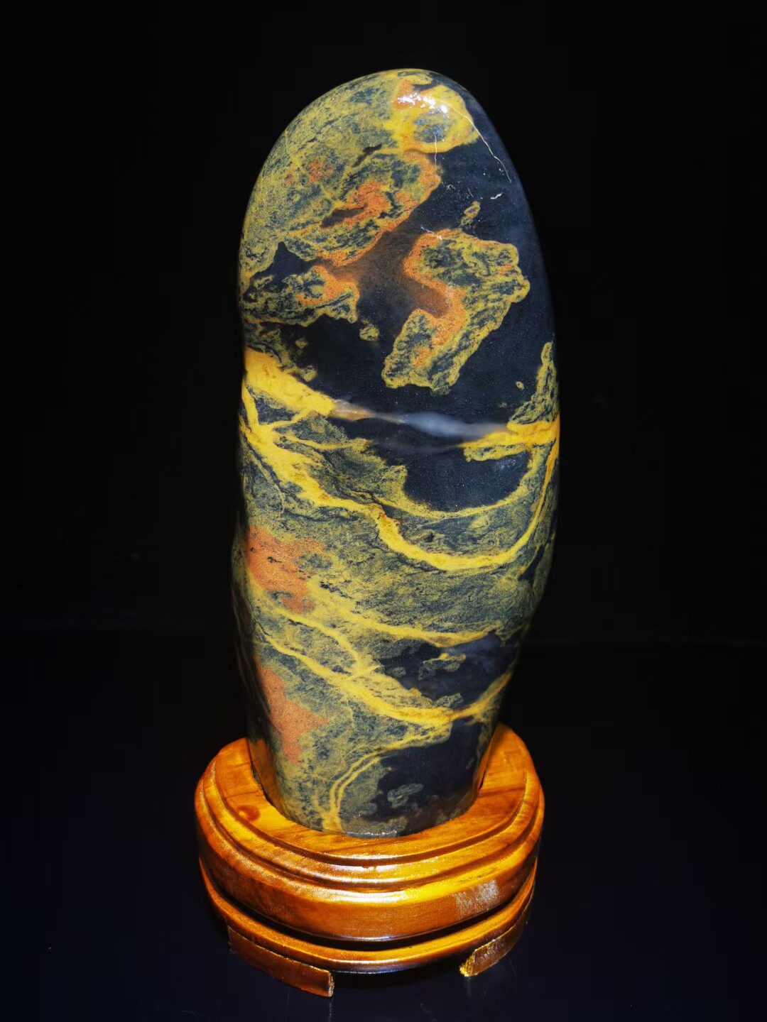 Guilin chicken blood jade tiger cave original stone ornament with magnetic natural color picture rich artistic conception sightseeing stone