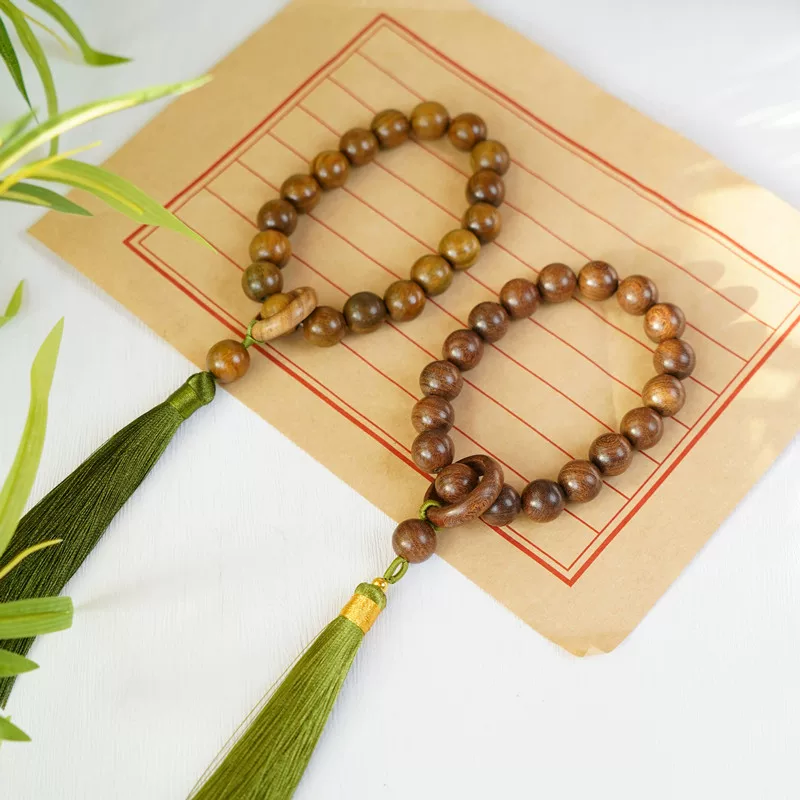 云深雾浅 Hanfu, handheld accessory green sandalwood, organic bracelet with tassels, Chinese style