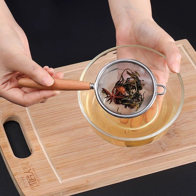 40-Mesh Fine Mesh Wooden Handle 304 Stainless Steel Colander Juice Strainer Sieve Water Draining Spoon Soup Residue Strainer Pepper Scooping Spoon
