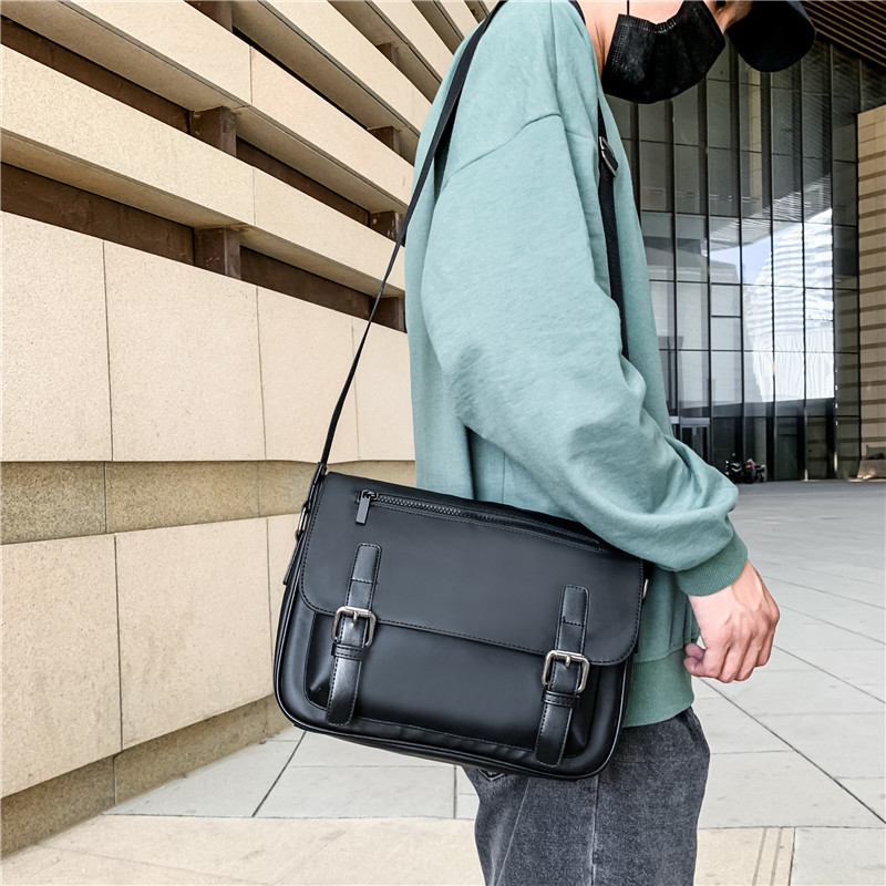 Hong Kong's new minimalist men's outdoor single shoulder bag stylish poor bag inclined cross-pack ipad after riding a shoulder bag